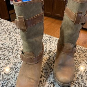 Sketchers Leather and Canvas boot